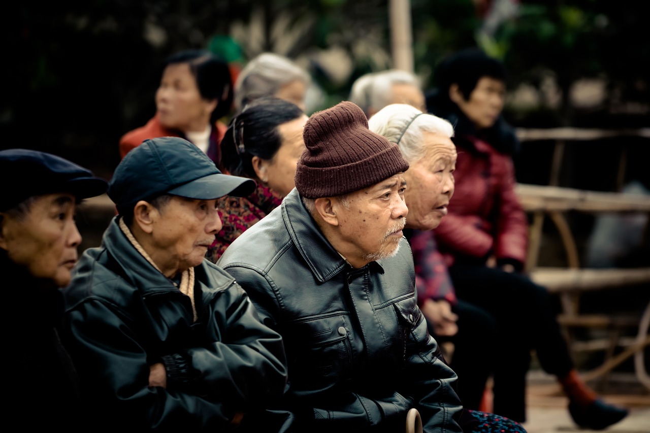 影视剧中的工人素食生活，真实写照的餐桌文化